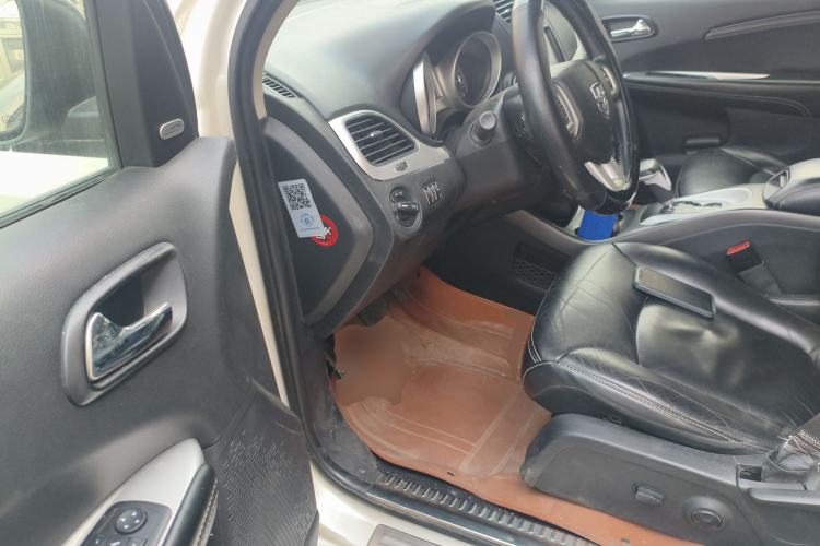 Used Dodge Journey 2013 2.4L Two-Wheel Drive Luxury Version