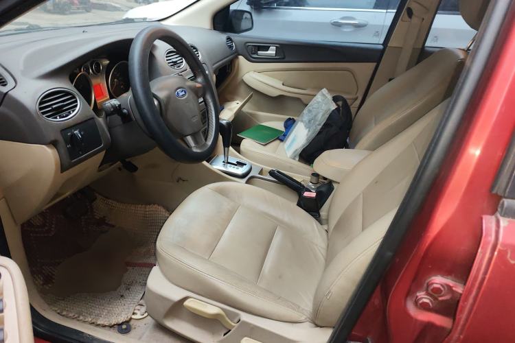 Used Ford Focus 2013 Hatchback Classic 1.8L Automatic Fashion Edition
