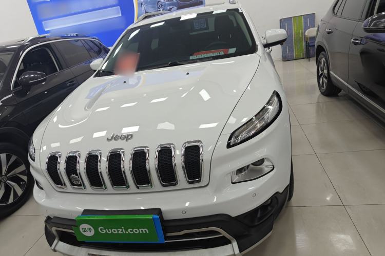 Used Jeep Cherokee 2016 2.4L Professional Edition
