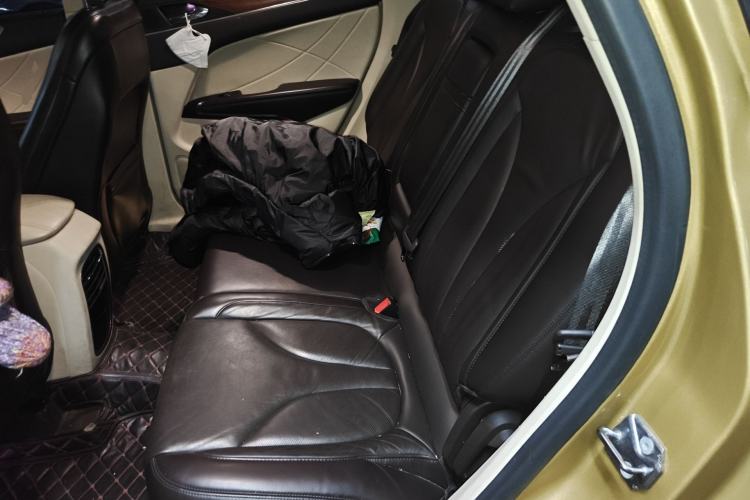 Used Lincoln MKC 2014 2.0T Two-Wheel-Drive Luxury Edition Left Rear Seat