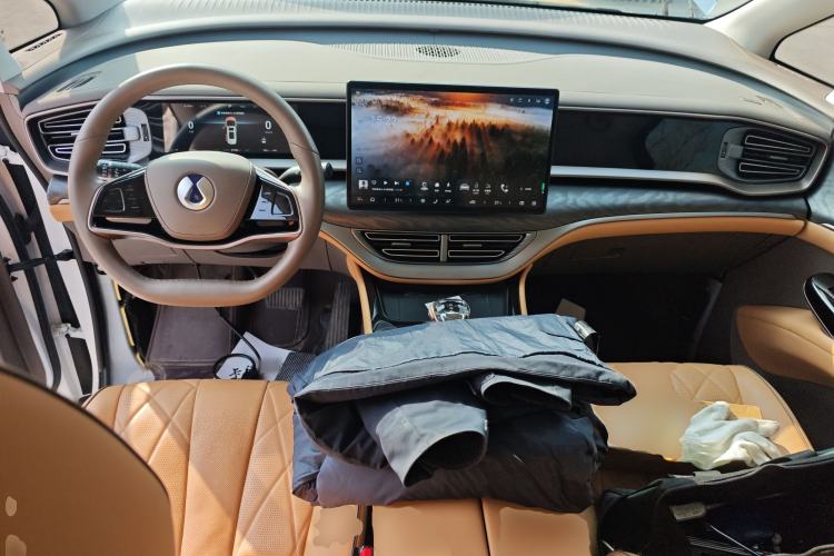 Used Denza D9 2023 DM-i 965 Luxury Model
