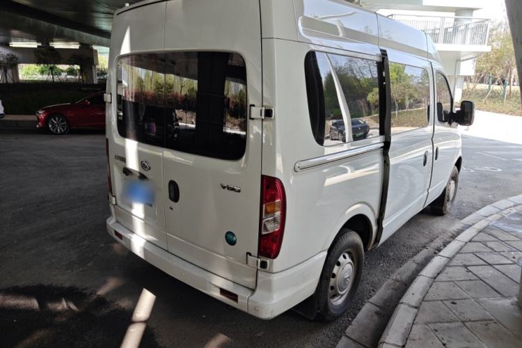 Used SAIC MAXUS Xintu V80 2021 2.0T AMT Classic Aoyuntong Short Wheelbase Mid-Roof 5/6-Seater
