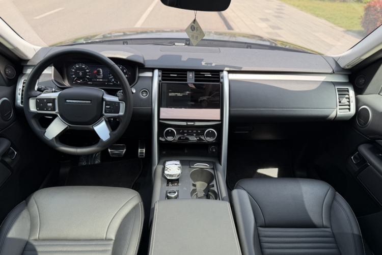 Used Land Rover Discovery 2023 Revised Version 360 PS R-Dynamic S Exterior 6