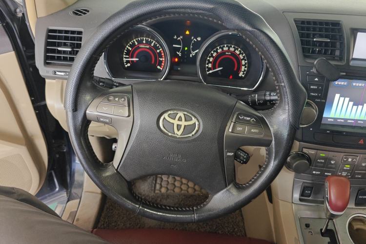 Used Toyota Highlander 2011 2.7L Two-Wheel Drive 7-Seater Luxury Navigation Edition