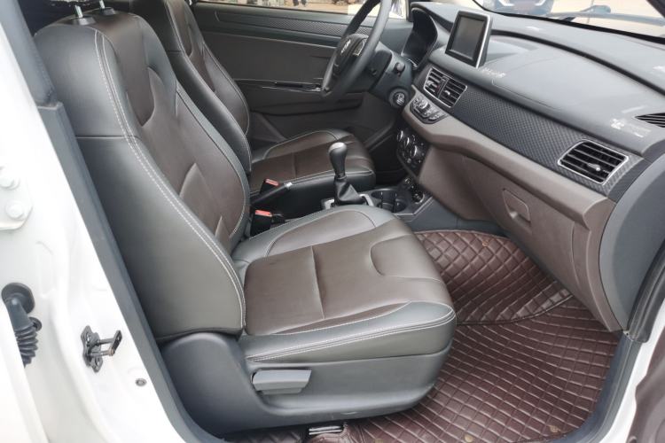 Used Dongfeng Fengon 330 2019 1.5L 330S Manual Comfort Version China VI Standard