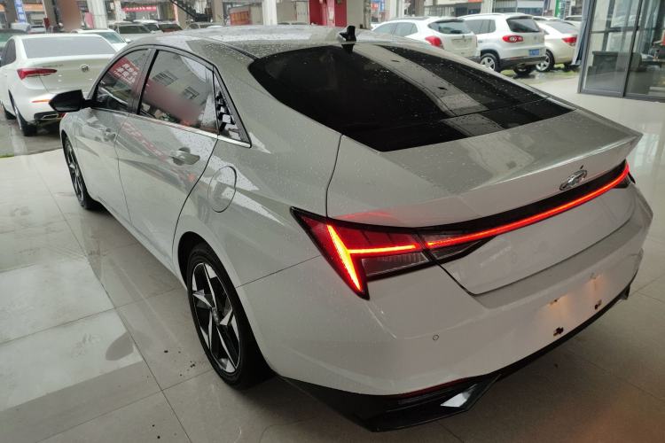 Used Hyundai Elantra 2021 1.5L CVT LUX Prestige Edition Exterior 2