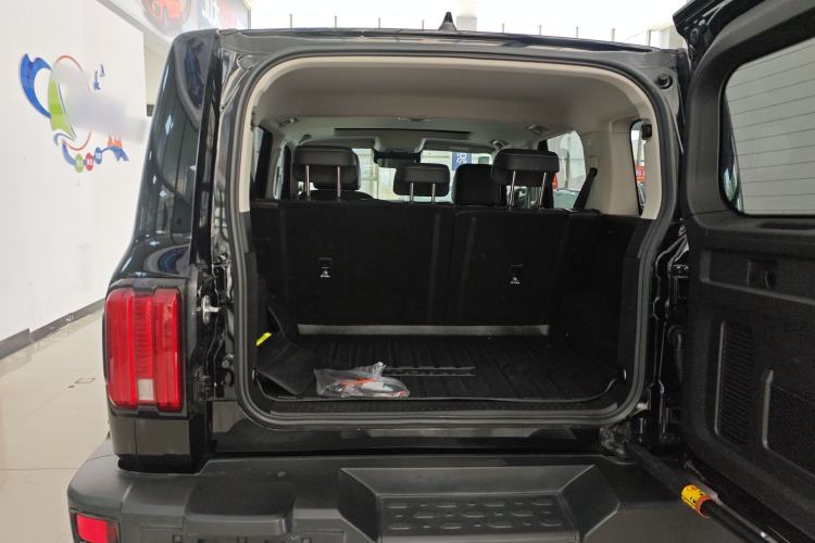 Used Tank 300 2023 Off-Road Edition 2.0T Conqueror Trunk