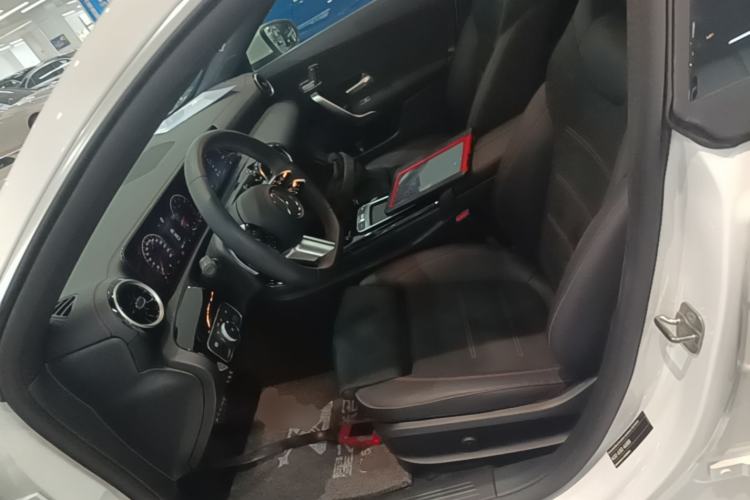 Used Mercedes-Benz CLA 2024-Year Facelifted CLA 200
