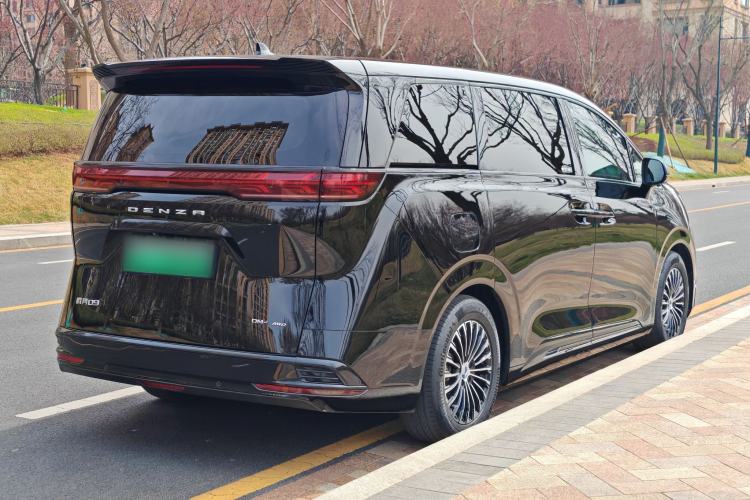 Used Denza D9 2022 DM-i 970 Four-Wheel Drive Prestige Model Exterior 6