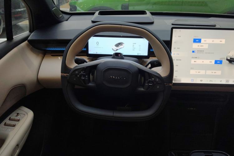 Used Lynk & Co Z20 2025 530 km Range Rear-Wheel Drive Max
