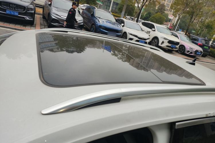 Used Volkswagen T-ROC 2025 300TSI DSG Two-Wheel Drive Chen Guang Edition