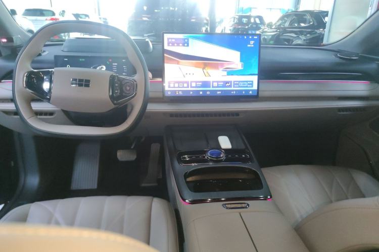 Used Geely Galaxy 8 2025 130km EM-P Starship Edition
