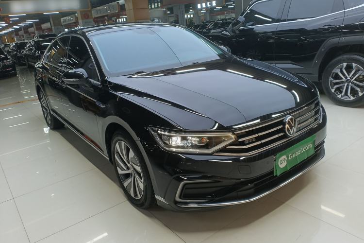 Used Volkswagen Magotan GTE Plug-in Hybrid 2022 GTE Luxury Model Front Right 45 Deg