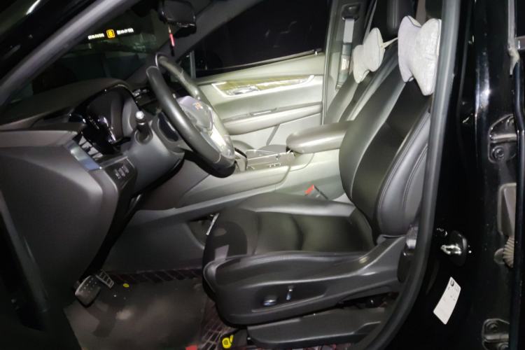 Used Cadillac XT5 2018 28E Four-Wheel Drive Tech Version Left Front Seat