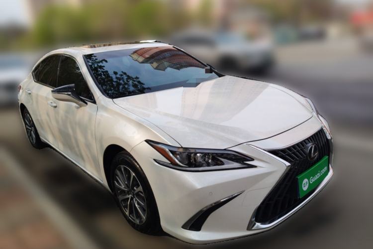 Used Lexus ES 2023 200 Excellence Edition Front Right 45 Deg