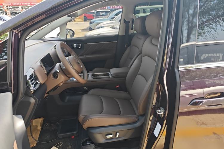 Used Wuling Starlight 730 2025 Model Pure Electric 500km Luxury Edition