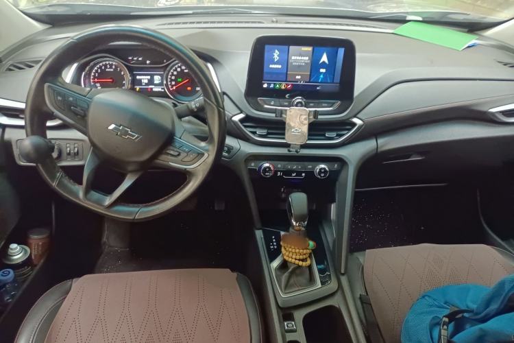 Used Chevrolet Orlando 2020 Light Hybrid Redline 530T Automatic Enjoyment Edition (5+2 Models) Center Console