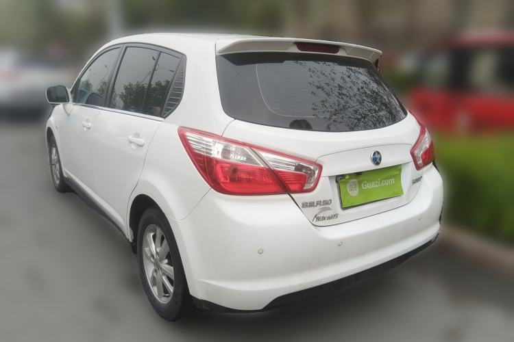 Used Venucia R50 2015 1.6L Automatic Fashion Edition Rear Left 45 Deg