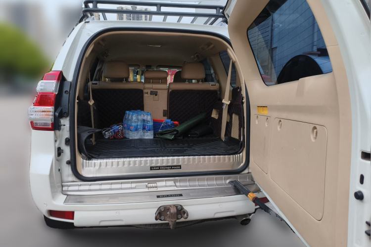 Used Toyota Prado 2014 2.7L Automatic 7-Seater U.S.-Spec Version Trunk