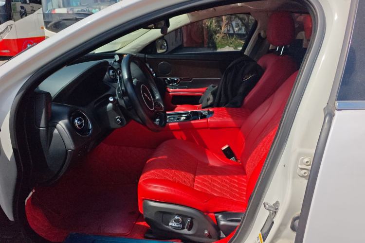 Used Jaguar XJ 2016 XJL 2.0T Two-Wheel-Drive Elegant Business Edition
