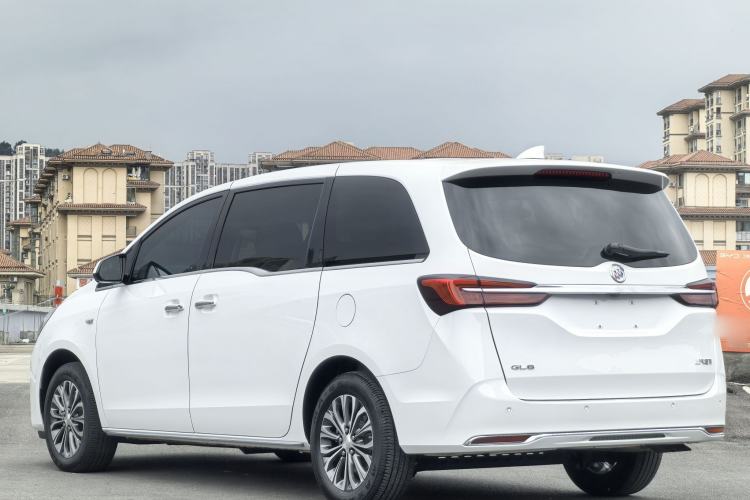 Used Buick GL8 2023 Facelifted Land Cruiser Executive Luxury Version
