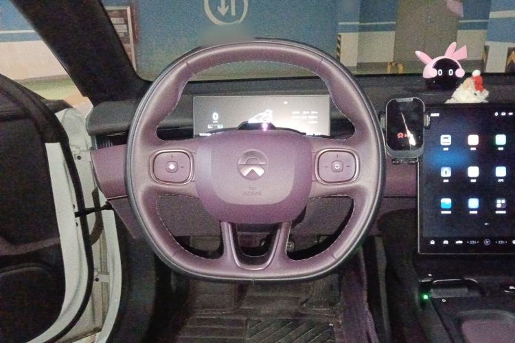 Used Nio ET5 2022 75 kWh Steering Wheel