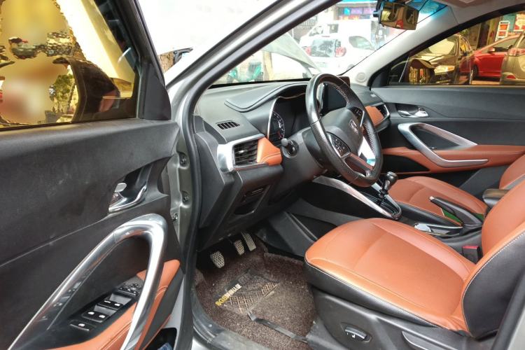 Used Baojun 510 2017 1.5L Manual Luxury Model Driver Seat