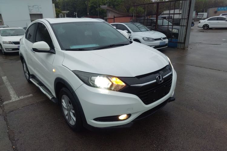 Used Honda Vezel 2017 1.5L CVT 2WD Comfort Model Front Right 45 Deg