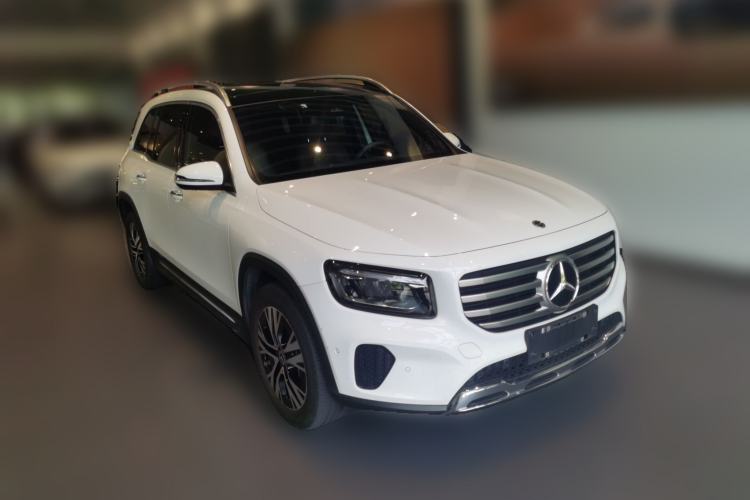 Used Mercedes-Benz GLB 2024 Refresh GLB 220 Dynamic Edition Front Right 45 Deg