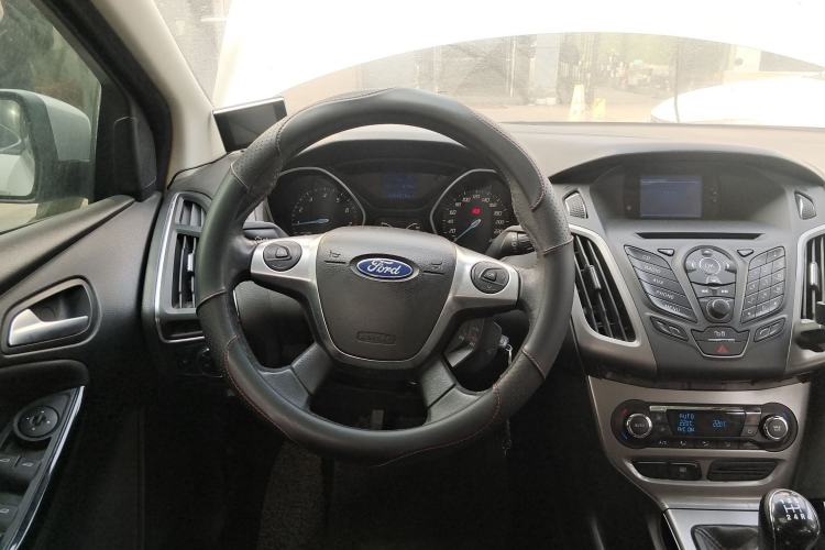 Used Ford Focus 2012 Hatchback 1.6L Manual Fashion Edition
