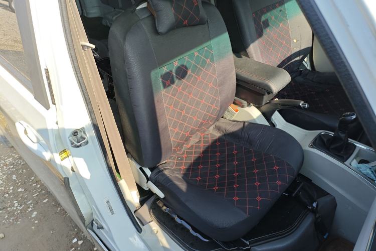 Used SRM New Haishi X30L 2024 1.5L CNG Super Enjoyment Version Passenger Van 6/7 Seats SWCC15M
