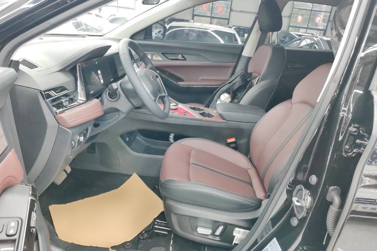 Used SOL X8 PLUS 2023 1.5 TGDI DCT Smart Edition 7-Seater