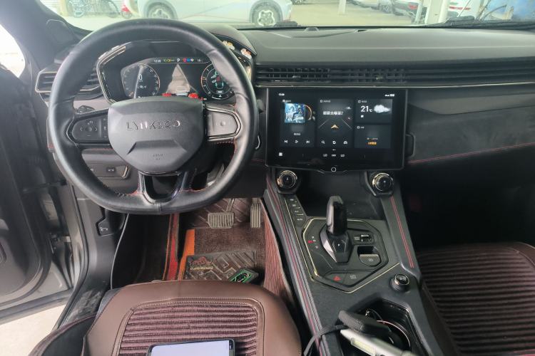 Used Lynk & Co 05 2020 2.0TD Four-Wheel Drive HypeHalo Center Console