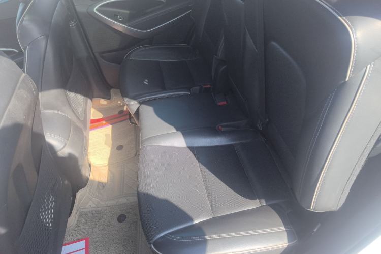 Used Hyundai Santa Fe 2017 2.4L Automatic Two-Wheel Drive Smart Version 5 Seats