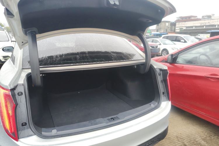 Used Hongqi E-QM5 2022 431 km Charge & Enjoy Edition
