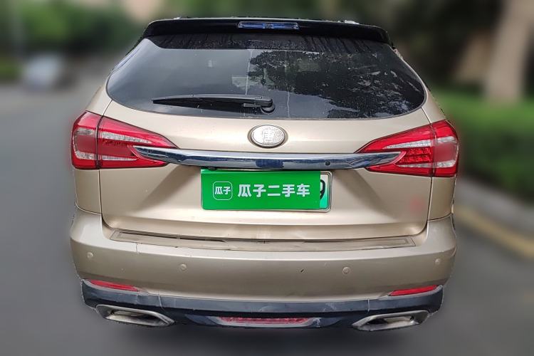 Used BYD Tang New Energy 2015 2.0T Four-Wheel Drive Luxury Model