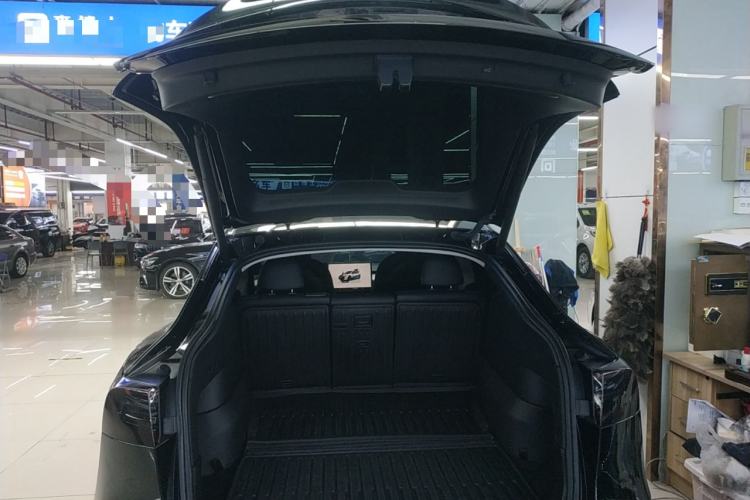 Used Tesla Model Y 2023 Long-Range All-Wheel-Drive Version