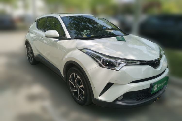 Used Toyota C-HR 2020 2.0L Leading Edition Front Right 45 Deg