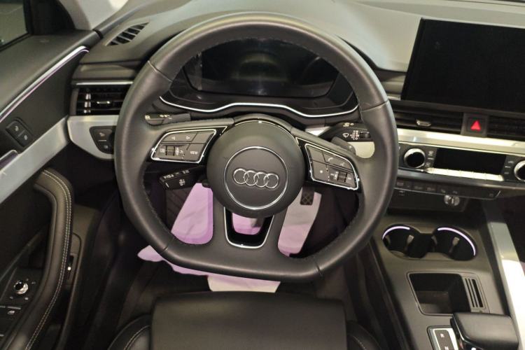 Used Audi A4L 2022 40 TFSI Luxury Dynamic Model