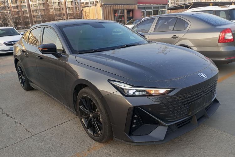 Used Changan UNI-V 2022 1.5T Prestige Version
