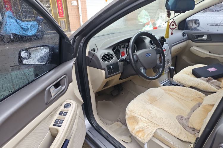 Used Ford Focus 2013 Sedan Classic 1.8L Automatic Base Model
