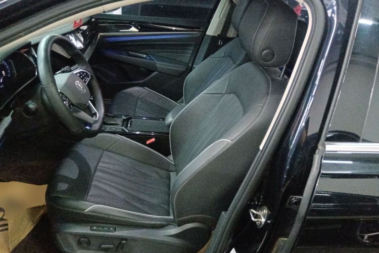 Used Volkswagen Passat 2022 330TSI Starry Luxury Edition
