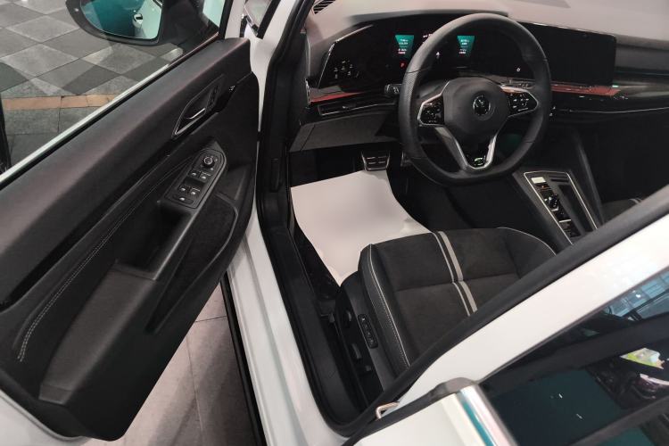 Used Volkswagen Golf 2023 280TSI DSG R-Line Lite Driver Seat