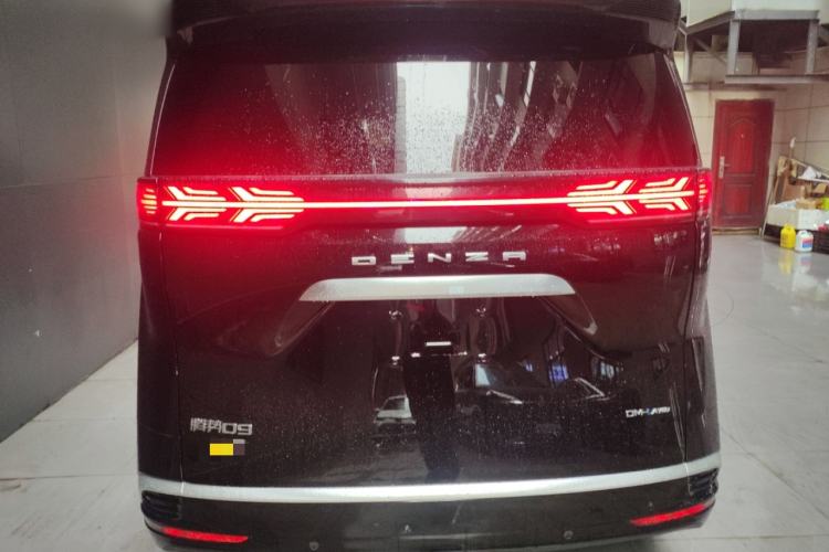 Used Denza D9 2024 DM-i 980 Four-Wheel Drive Prestige Model
