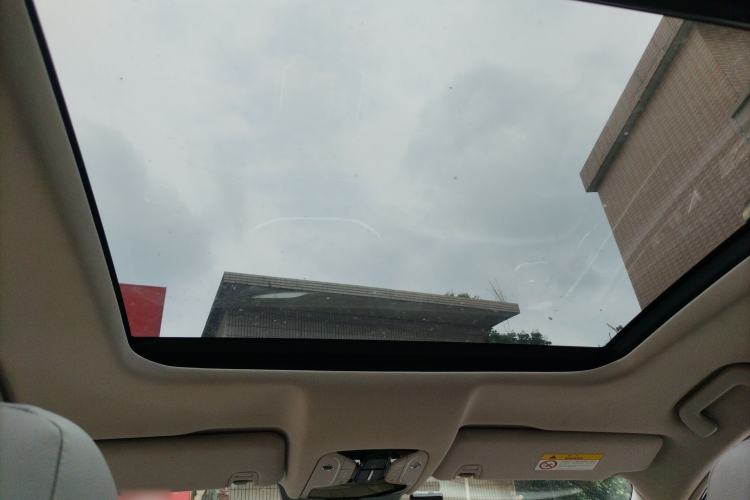 Used GAC Trumpchi GS8 2017 320T Two-Wheel Drive Luxury Smart Connectivity Version (7 Seats) Headliner