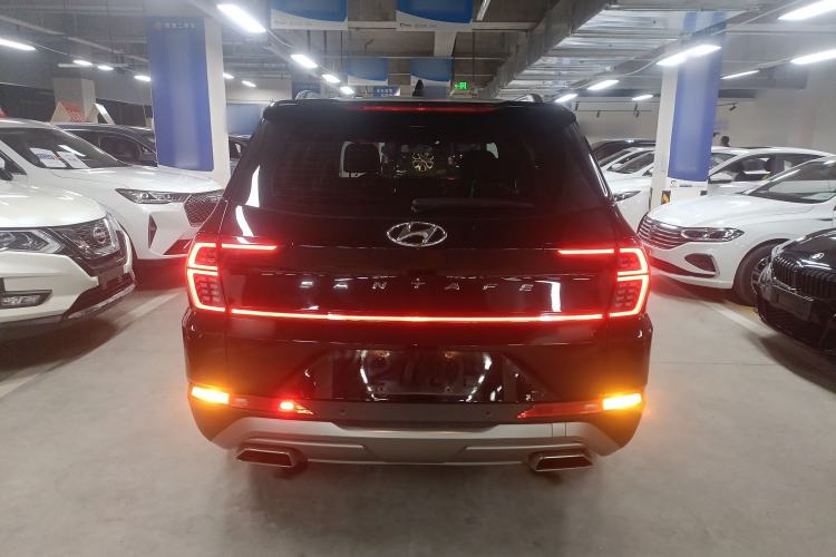 Used Hyundai Santa Fe 2023 Traveler 380T GDi Automatic Two-Wheel Drive LUX Prestige Edition