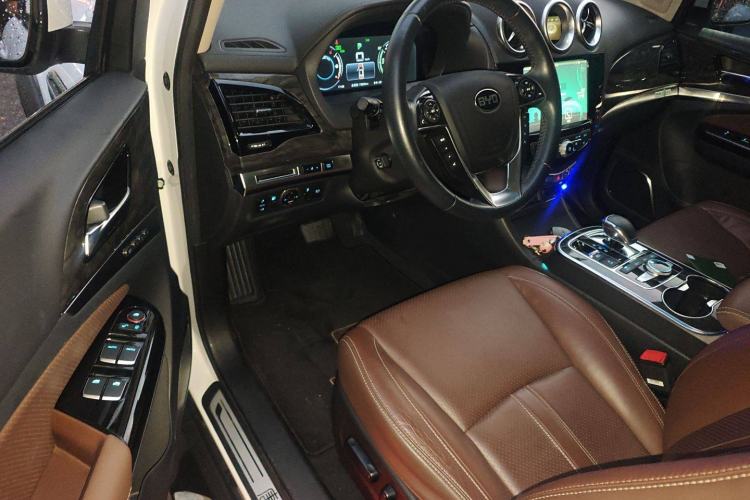 Used BYD Tang New Energy 2015 2.0T Four-Wheel-Drive Flagship Model
