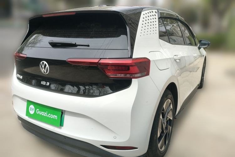 Used Volkswagen ID.3 2024 Pure & Smart Edition Rear Right 45 Deg