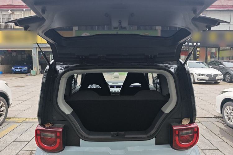 Used Chery QQ Ice Cream 2022 120km Conical Shape Lithium Iron Phosphate Trunk