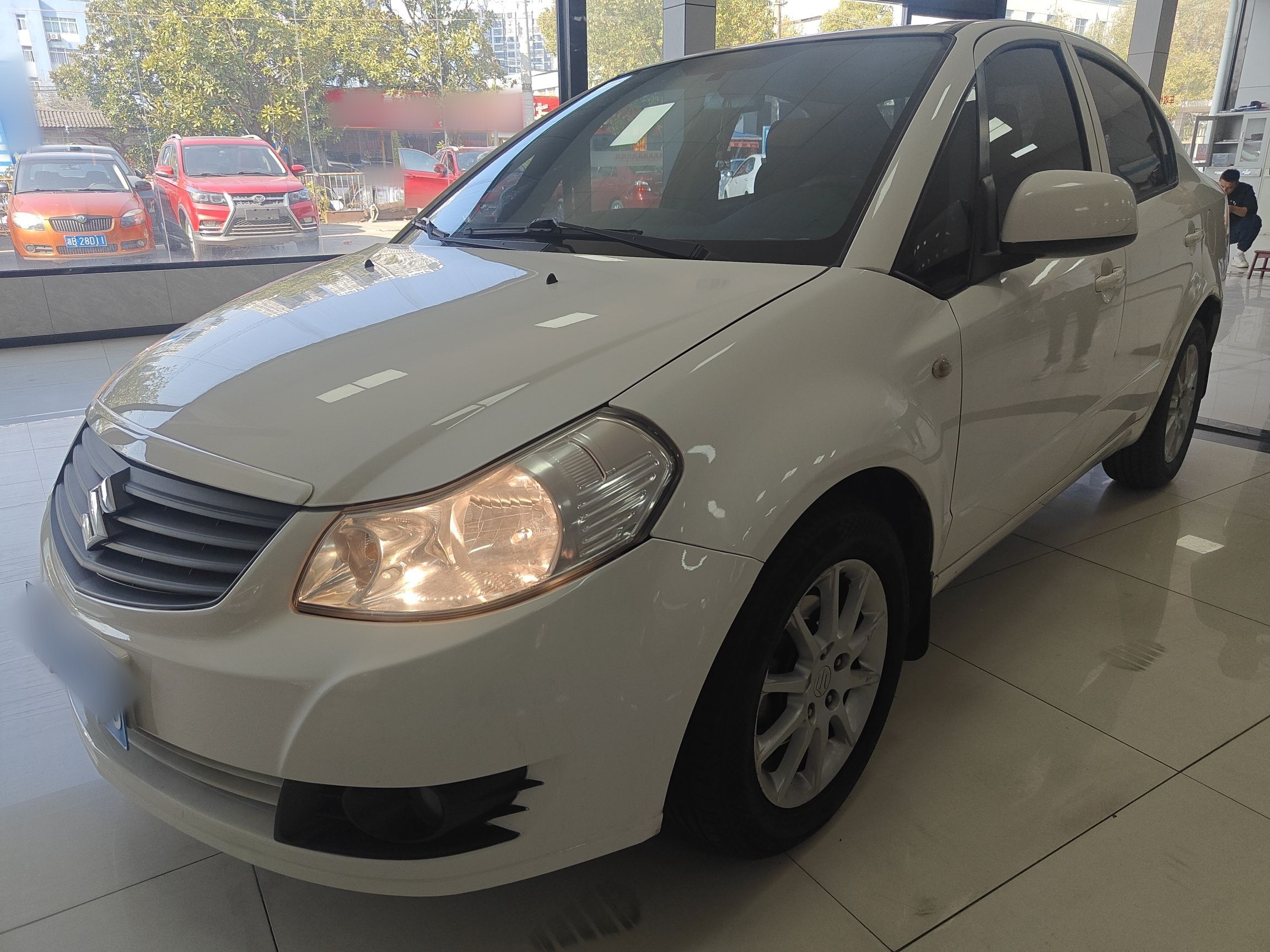 تحت مقدمة السيارة